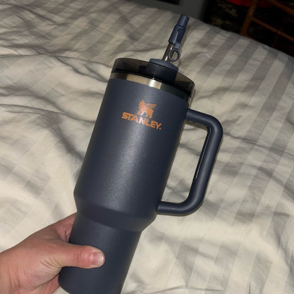Stanley  *comes with cap cover*